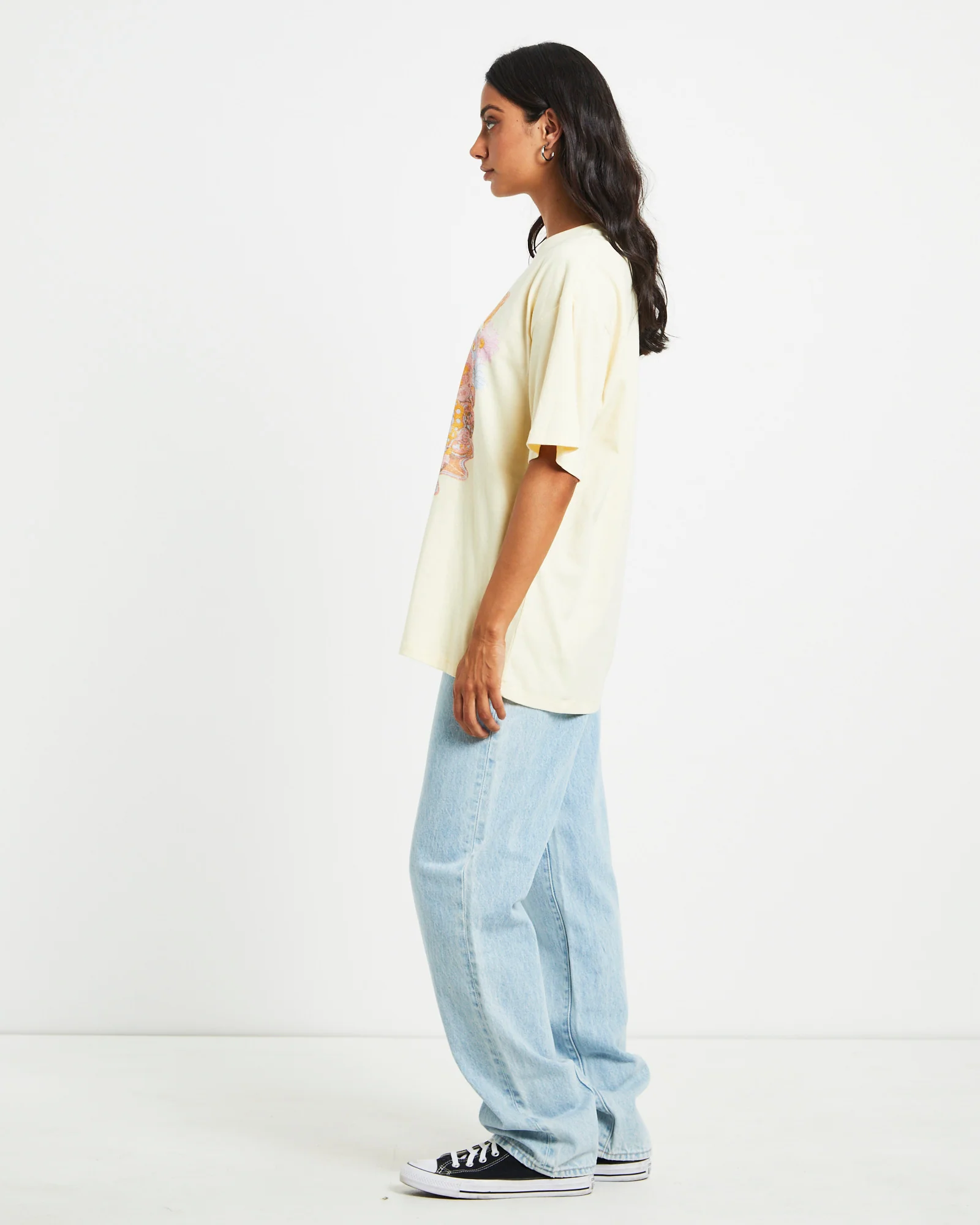 Slouch Short Sleeve T-Shirt in Butterfly Natural - Image 4