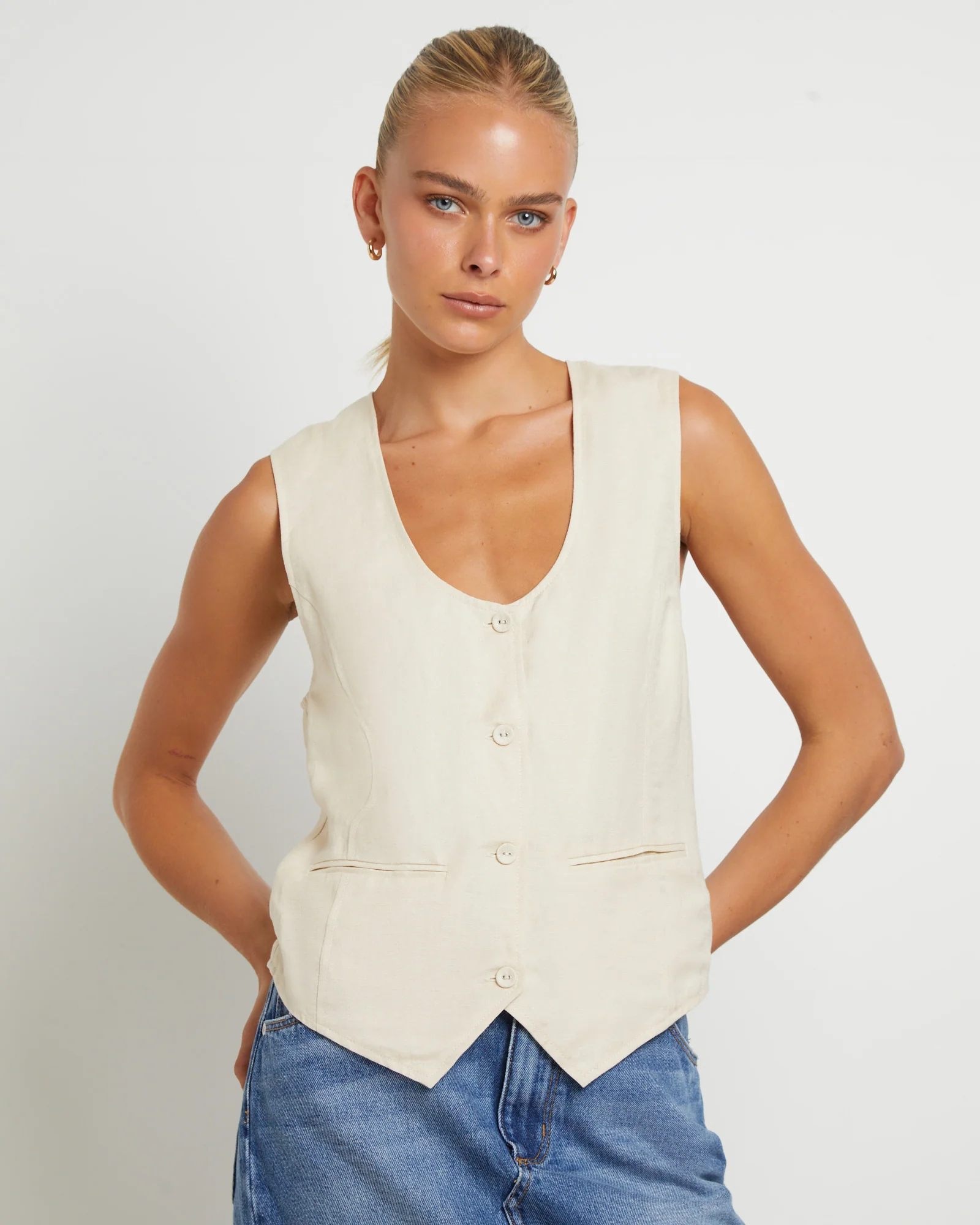 Soho Linen Vest in Biscuit