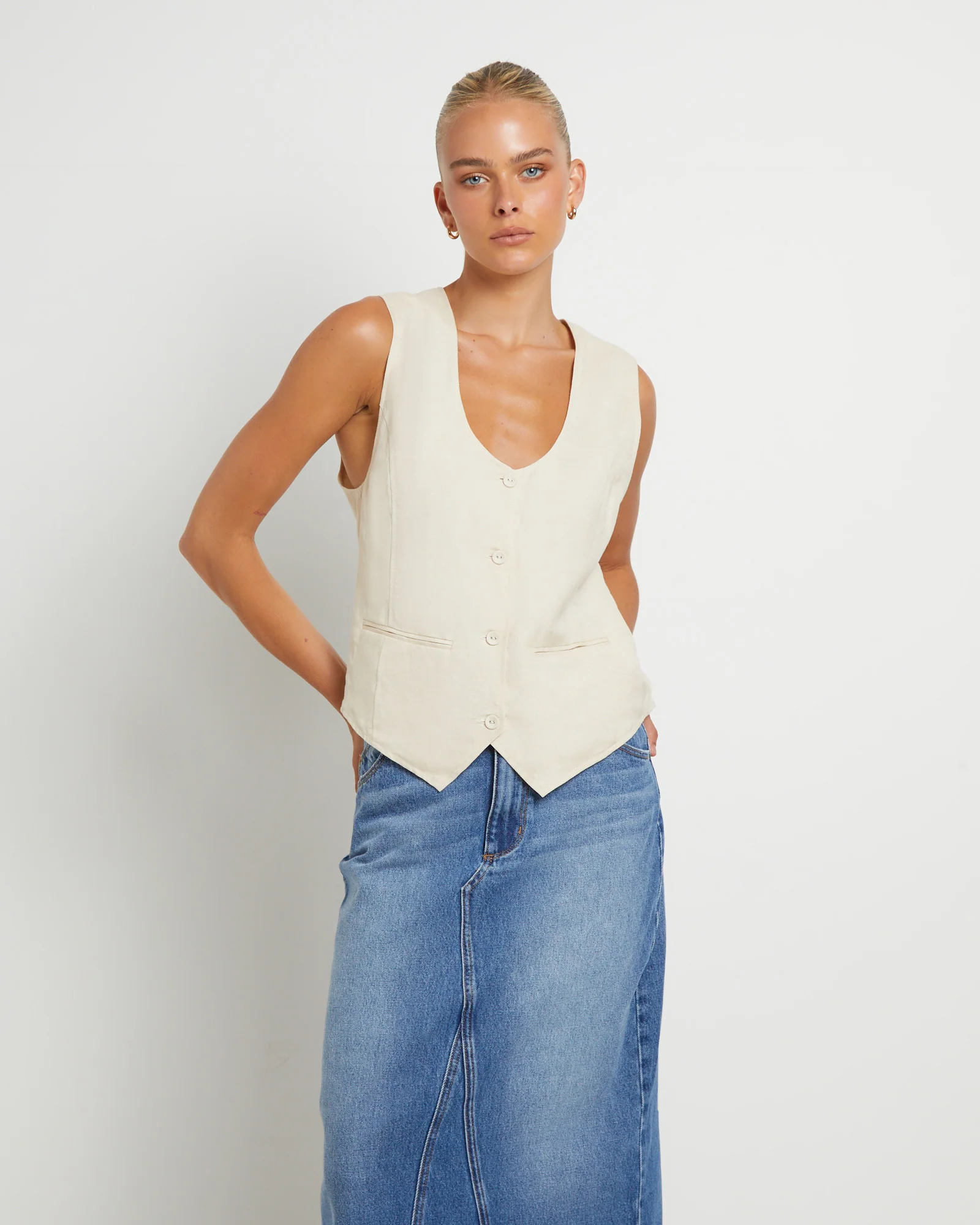 Soho Linen Vest in Biscuit - Image 5