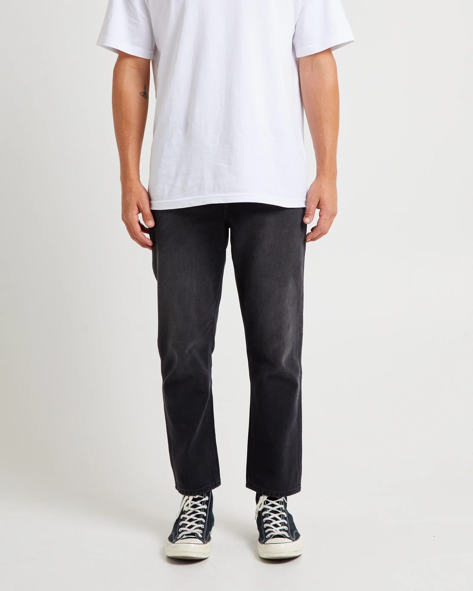 Spencer Relaxed Tapered Denim Jeans Casanova Blk