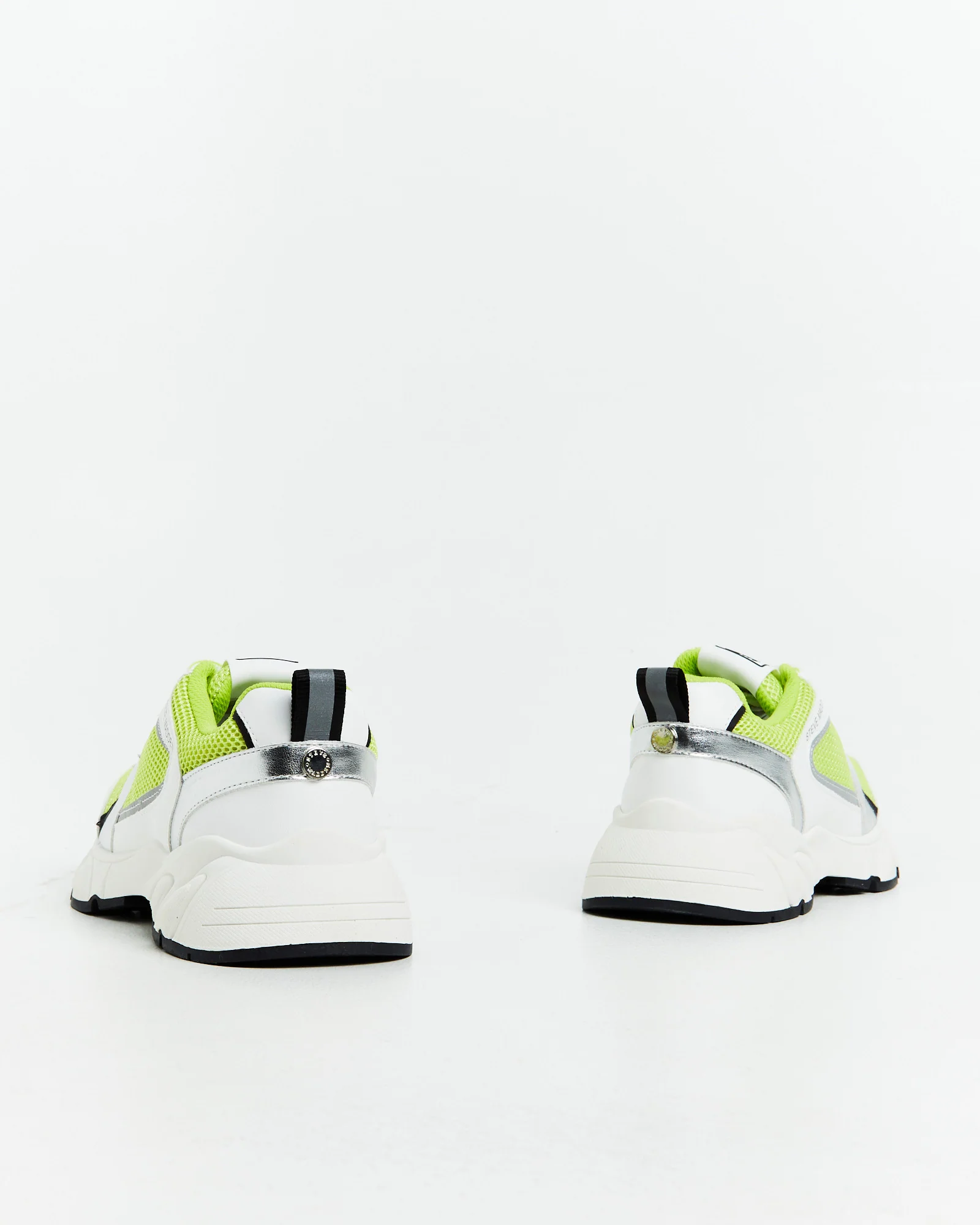 Standout Sneakers Neon Lime - Image 4