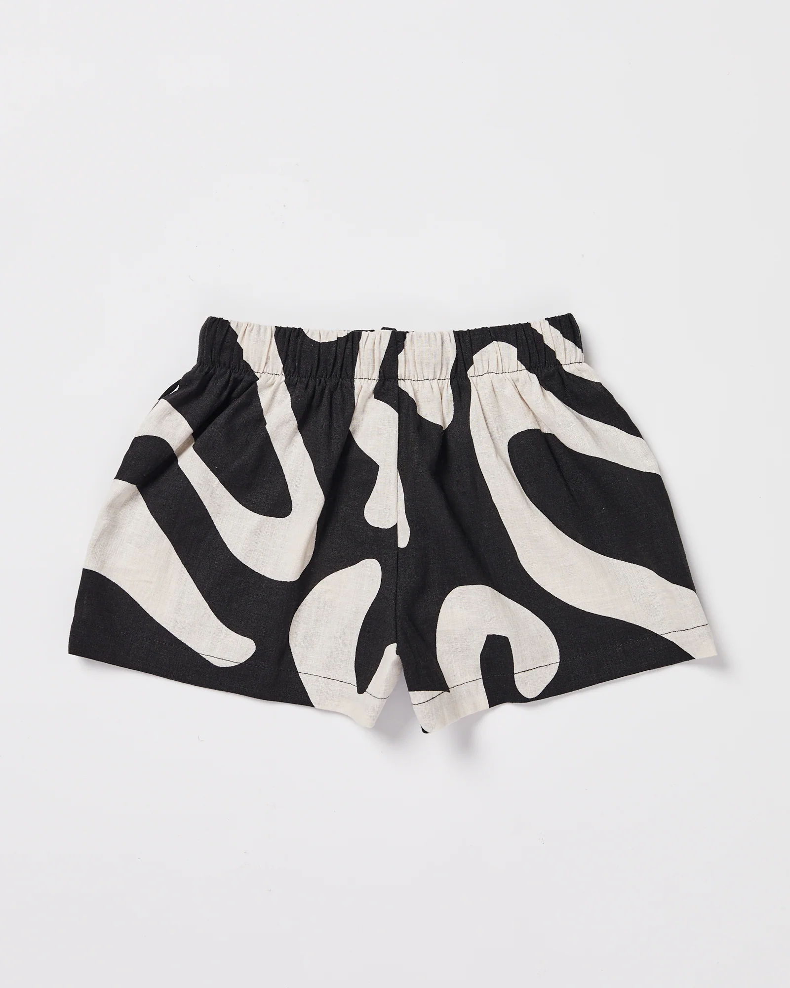 T-Shirtn Girls Charlie Swirl Shorts in Black - Image 2