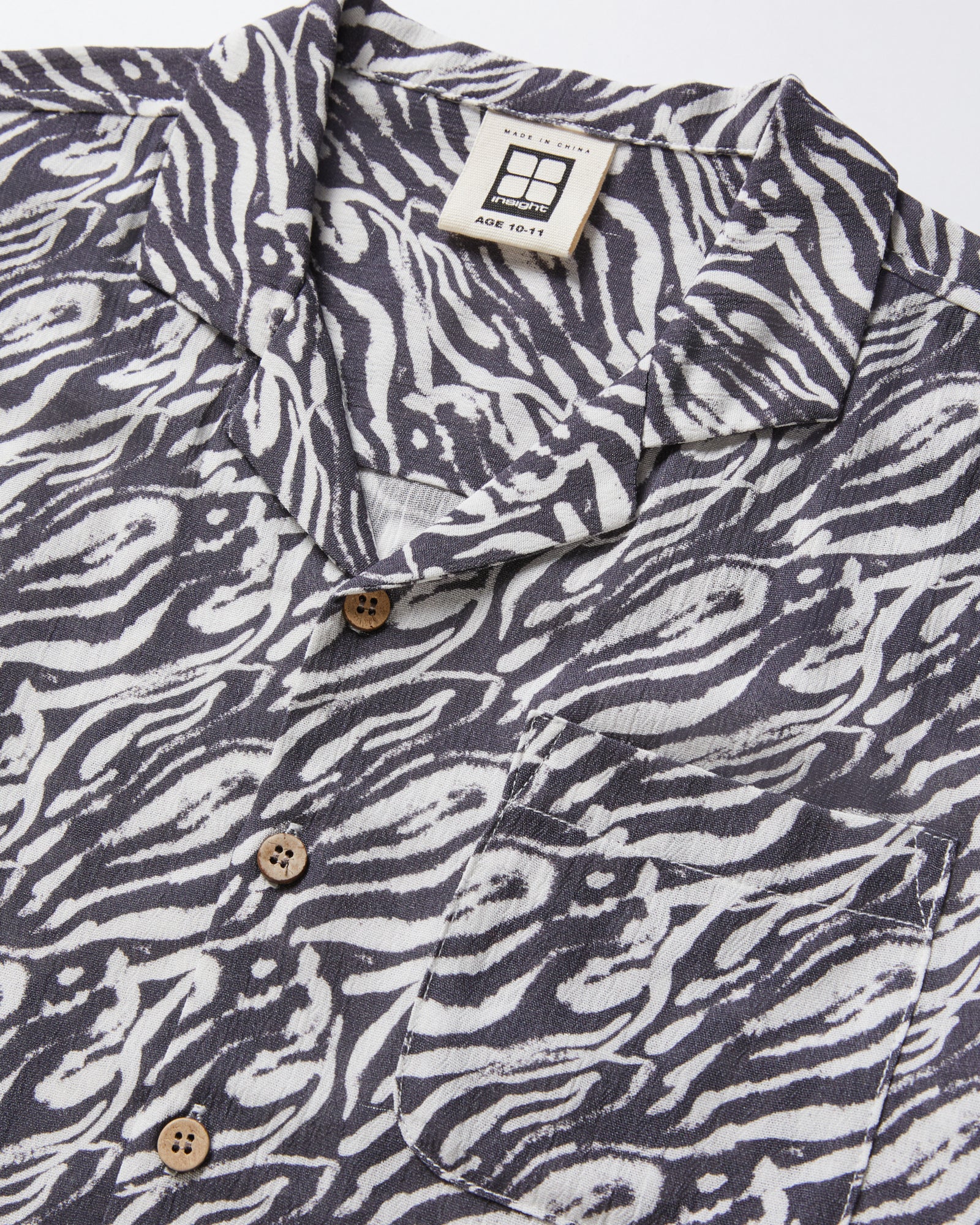 Teen Boys Trackless Short Sleeve Resort Shirt in Black - Image 3