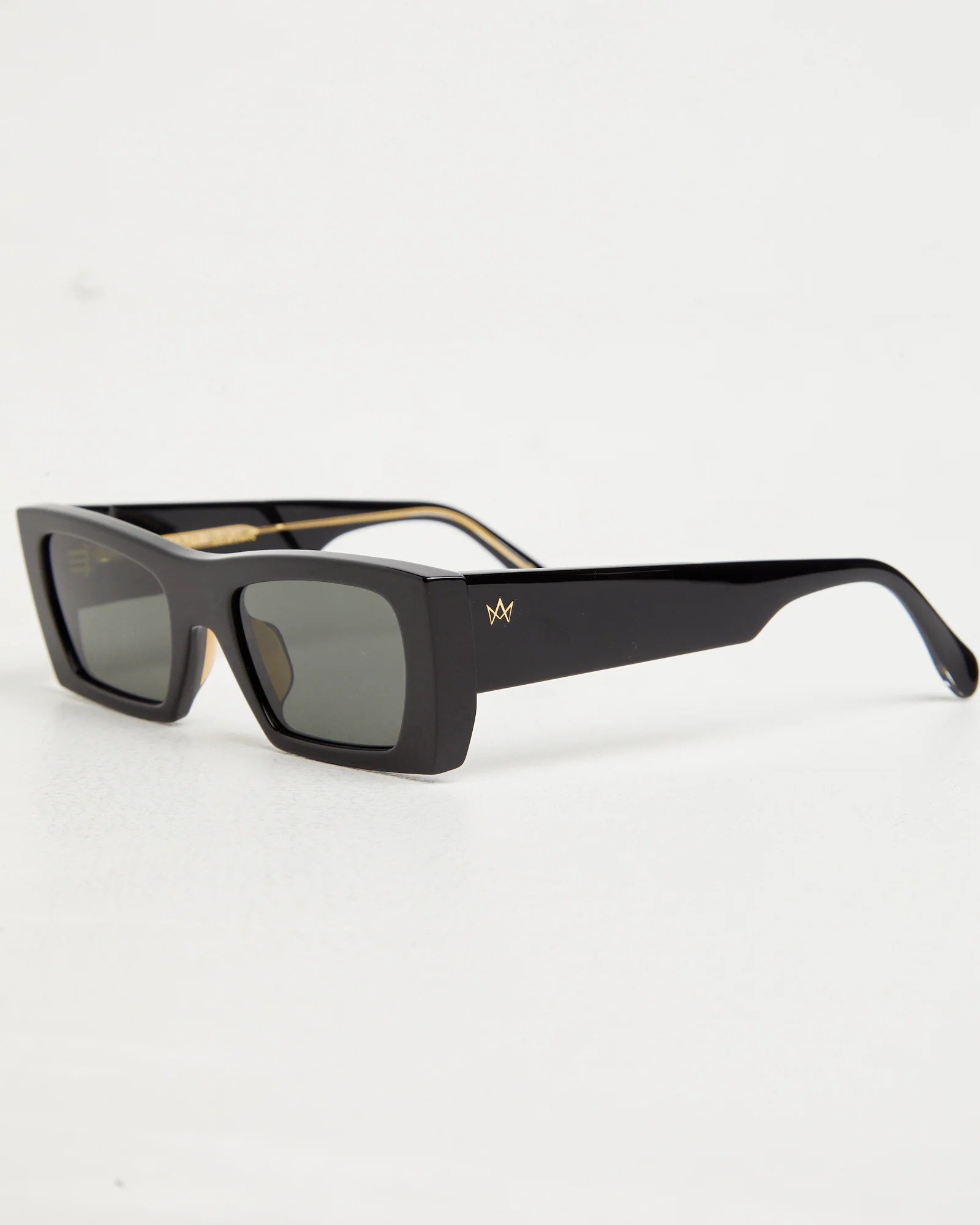 Tes Sunglasses in Black - Image 5