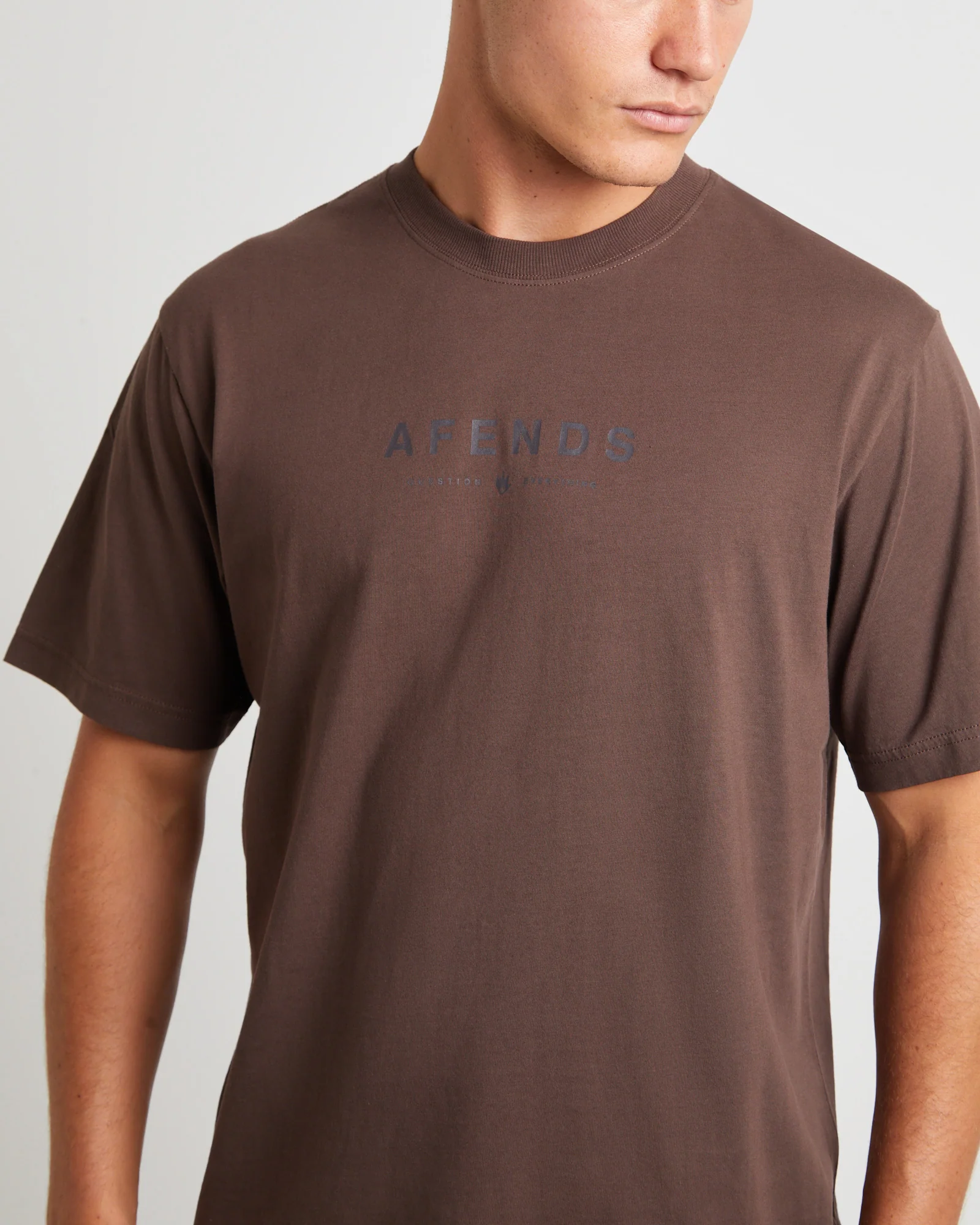 Thrown Out Recycled Retro Fit T-Shirt in Earth Brown - Image 5