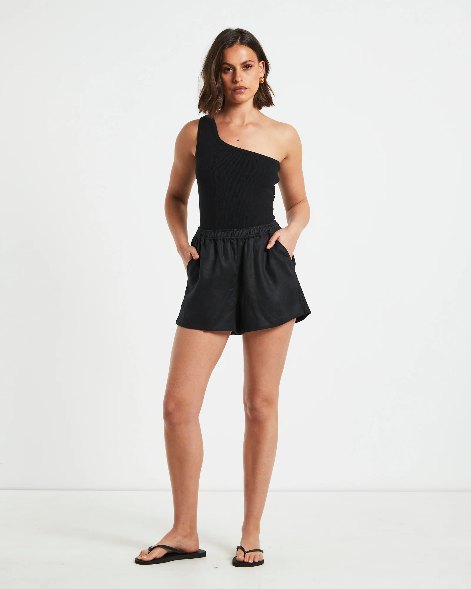 Tide Linen Shorts in Black - Image 4