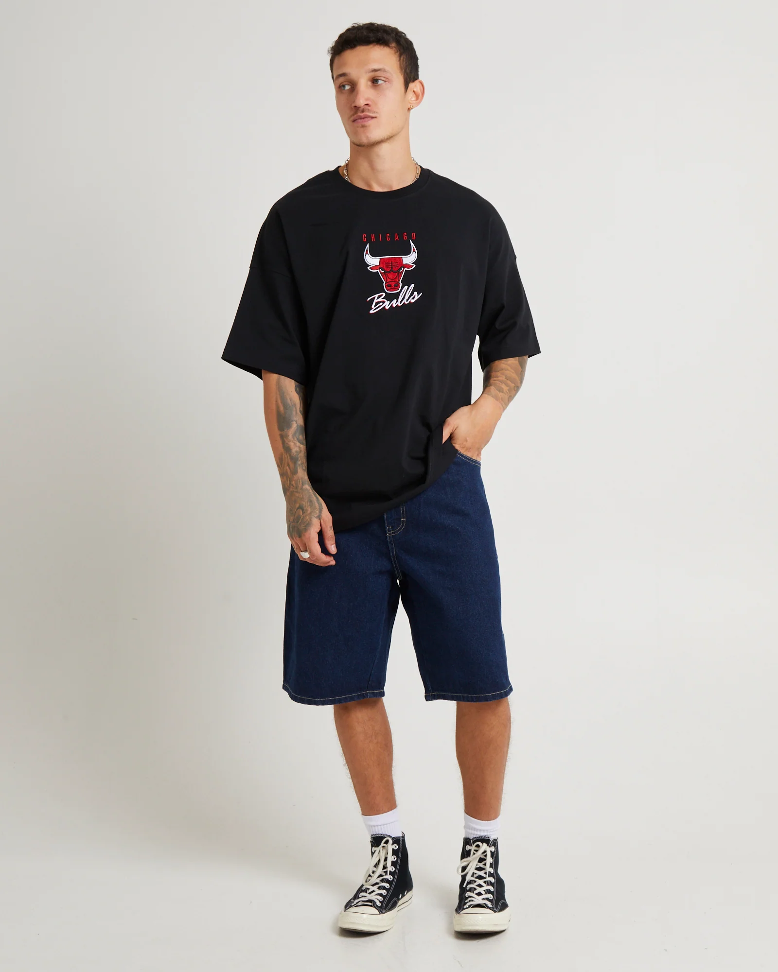 Tri Logo Bulls Oversized T-Shirt in Faded Black - Image 3