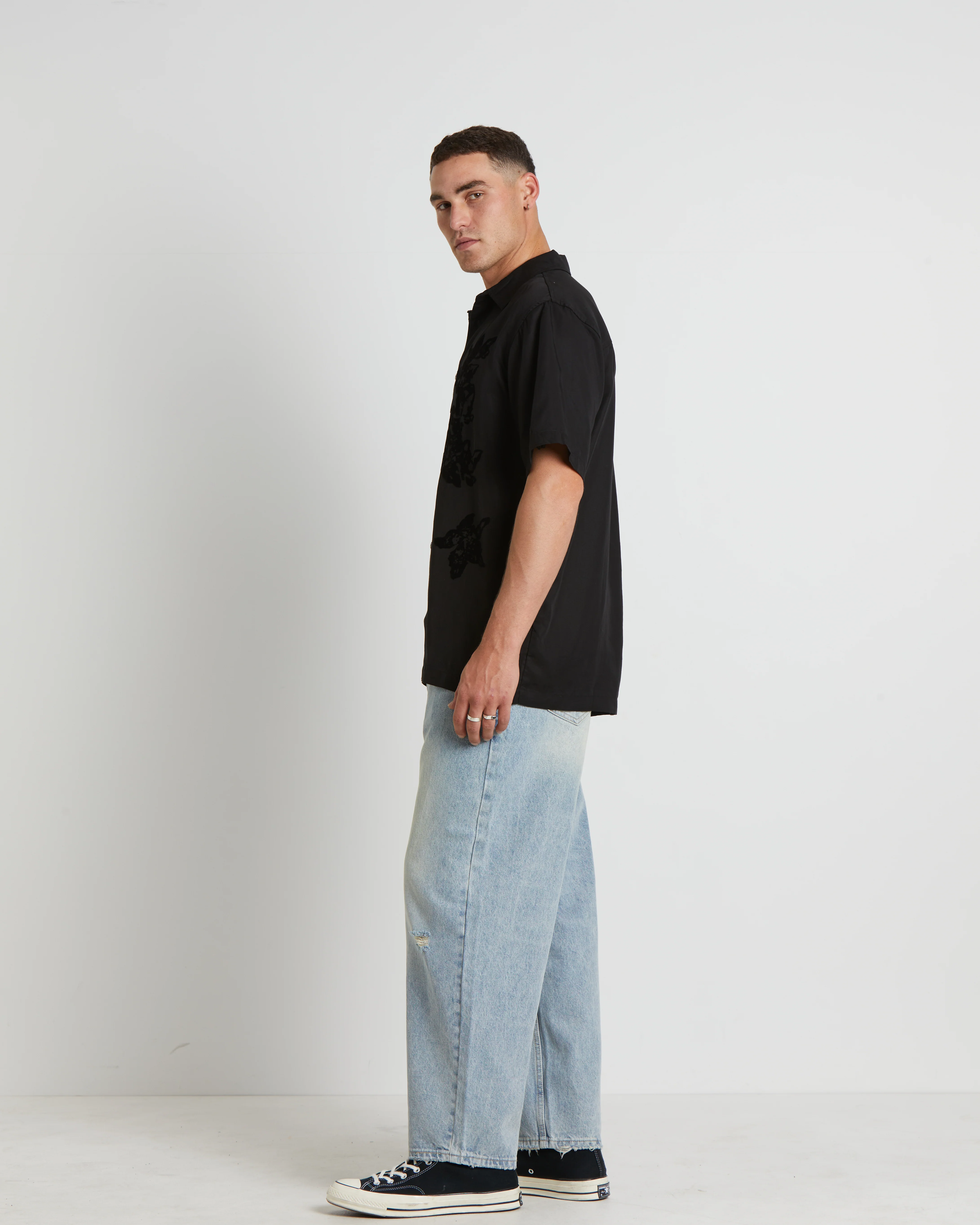 Vivian Lily Short Sleeve Shirt in Black - Image 4