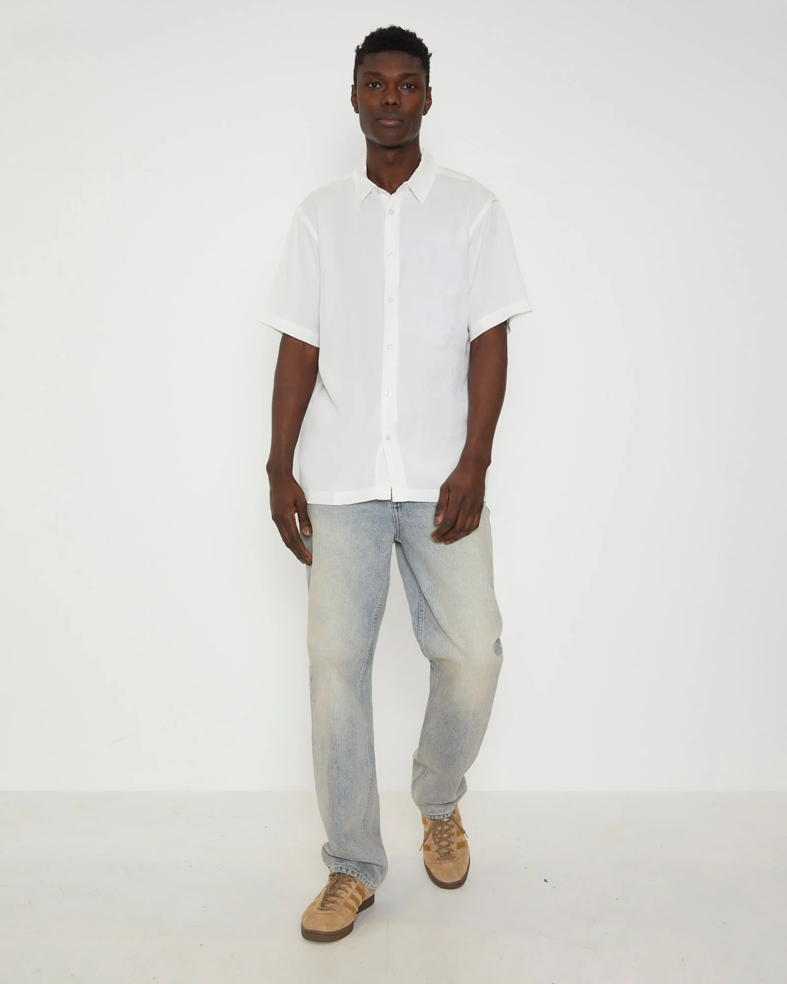 Vivian Lily Short Sleeve Shirt in White - Image 3