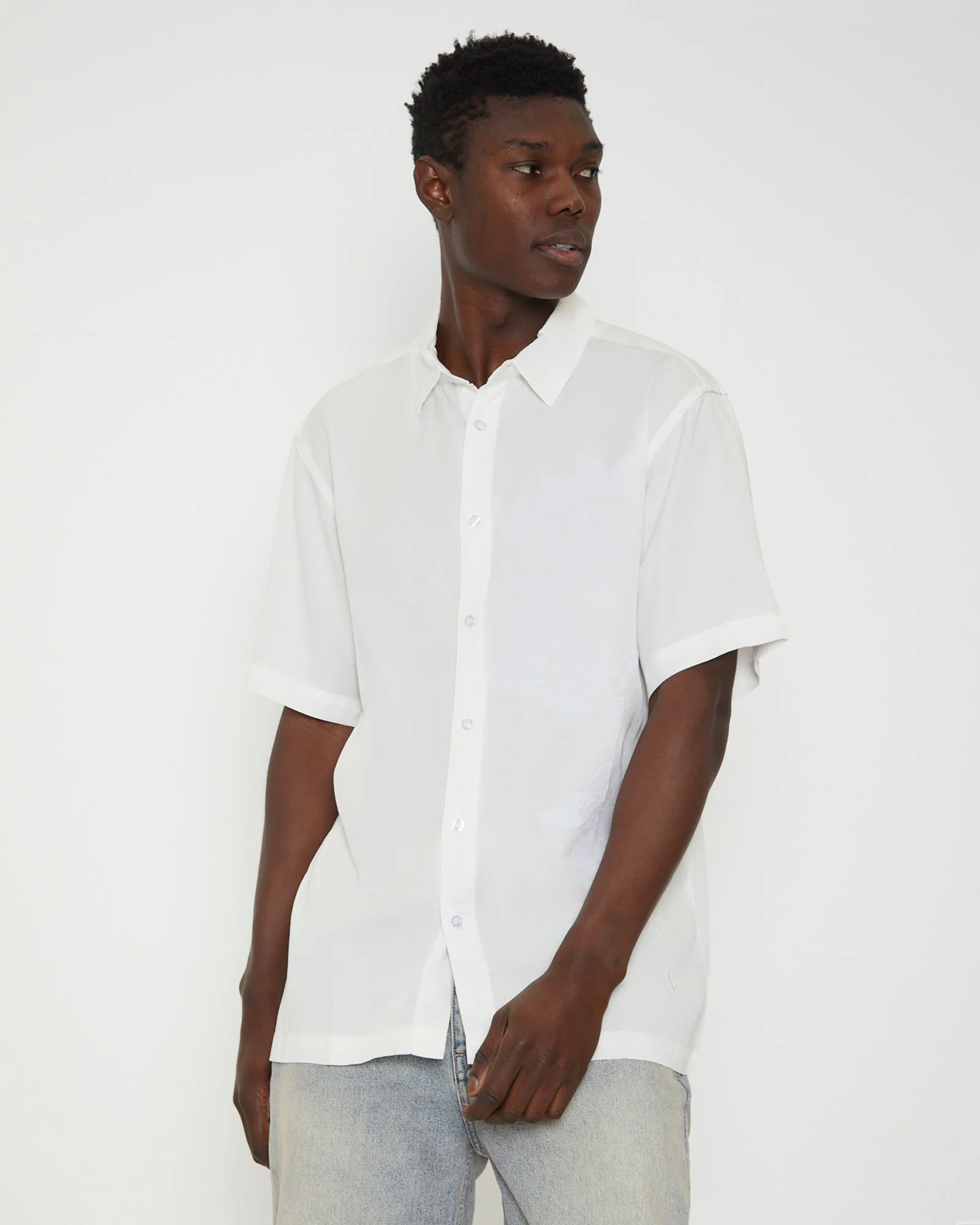 Vivian Lily Short Sleeve Shirt in White - Image 5