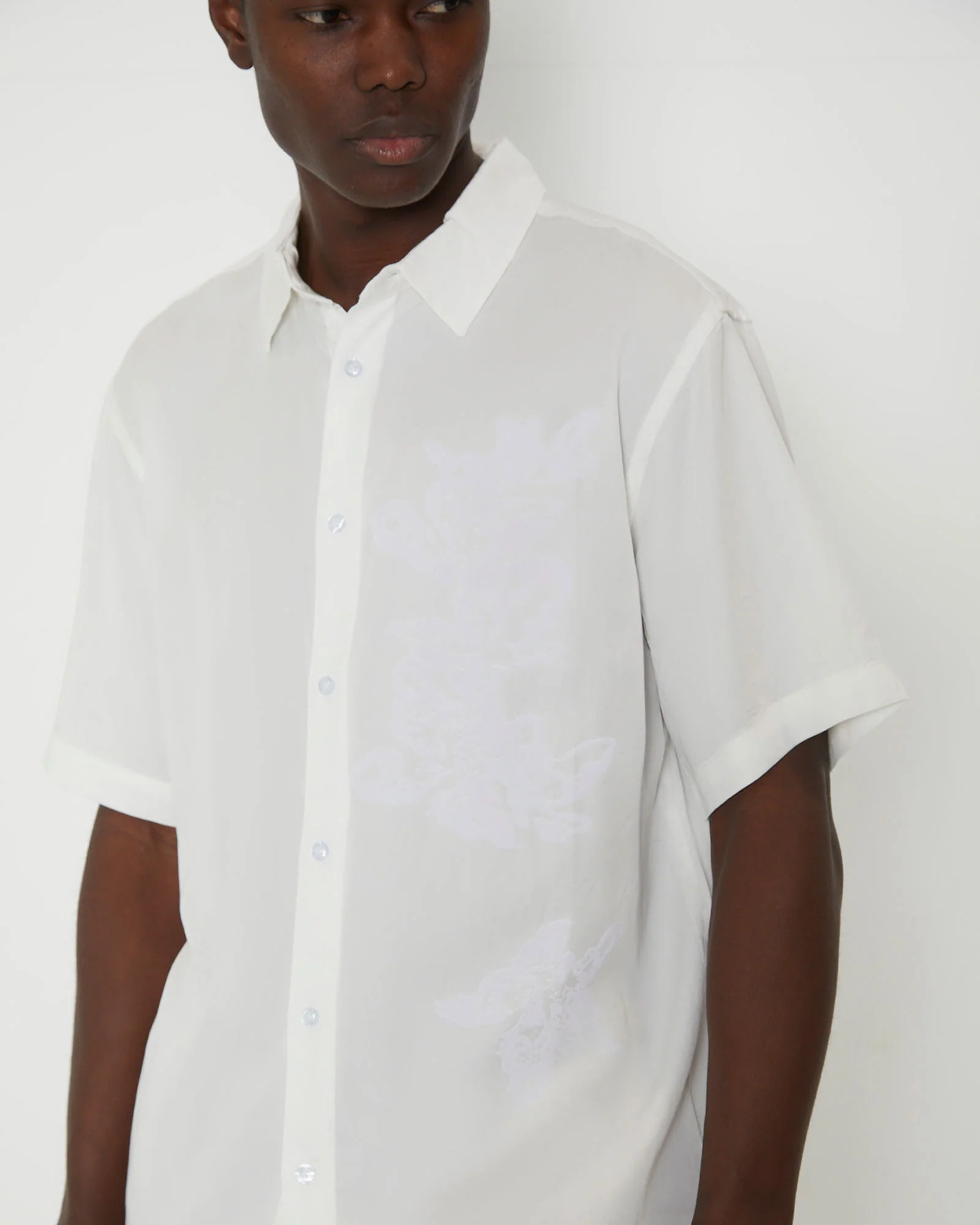 Vivian Lily Short Sleeve Shirt in White - Image 6
