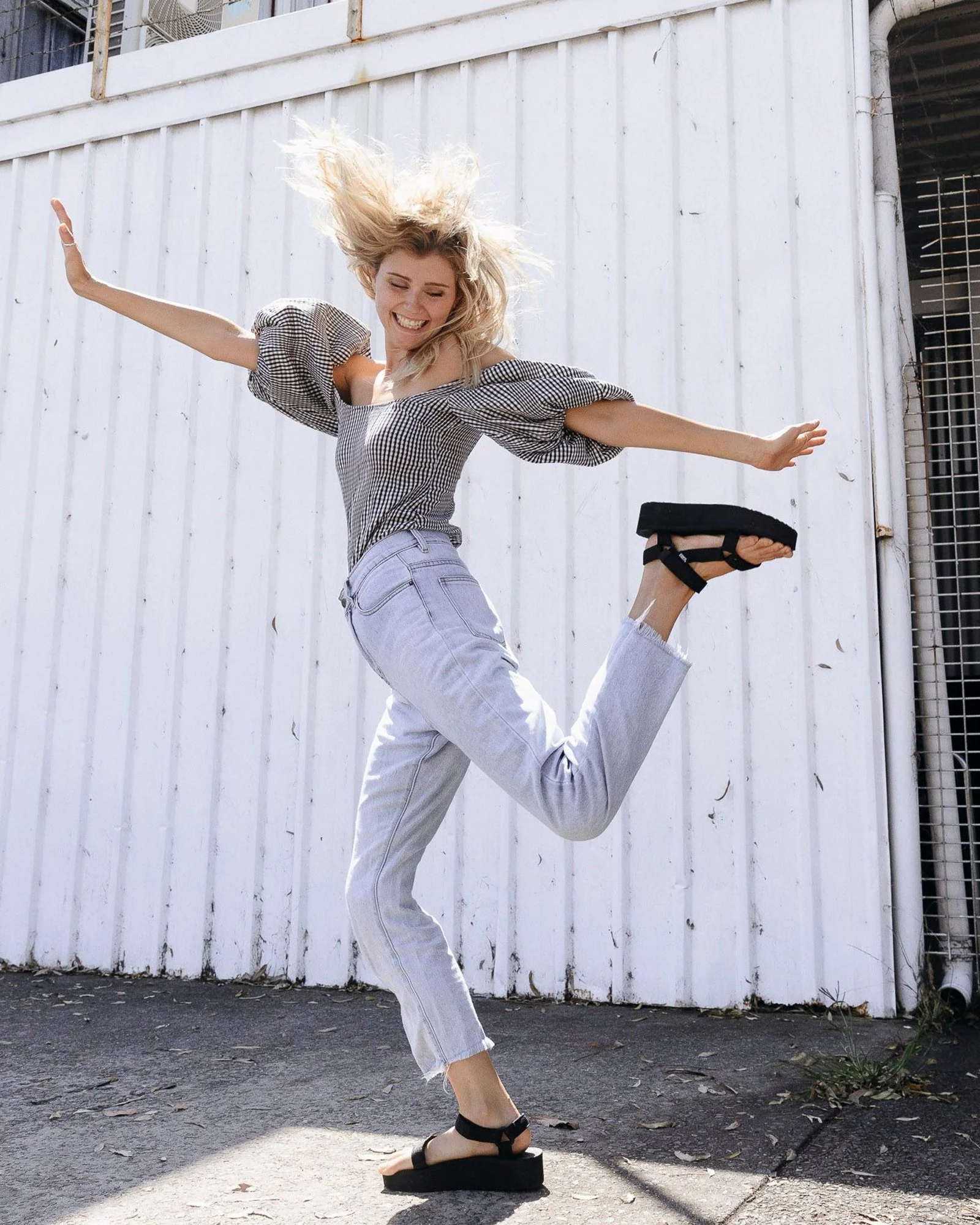 W Flatform Universal Sandals - Image 6