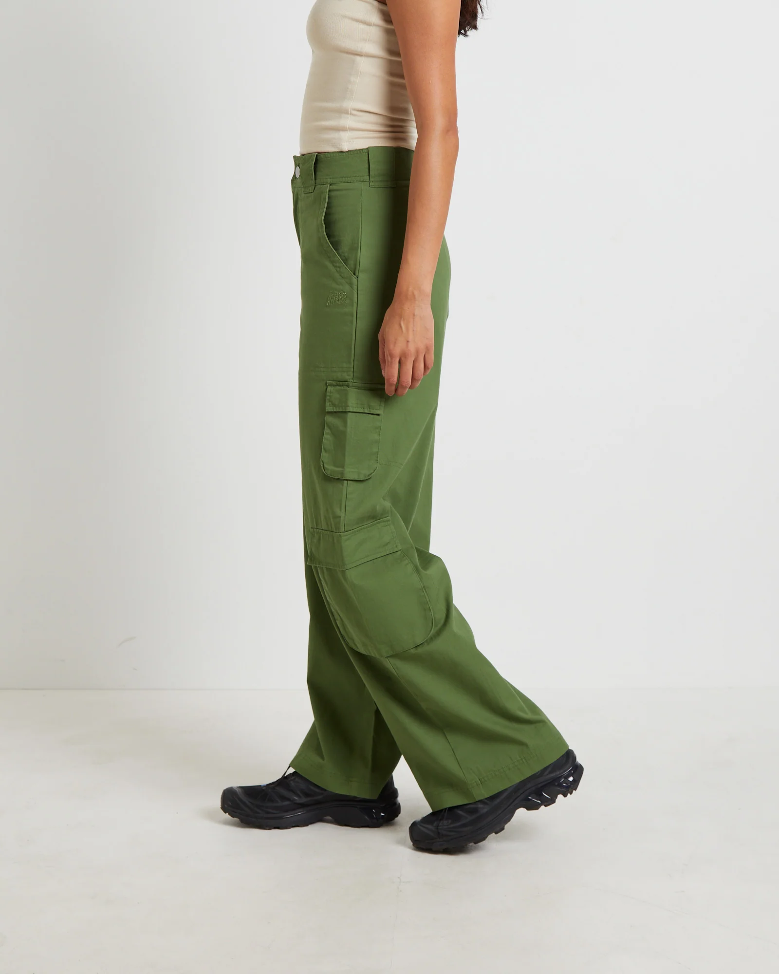 Water Pipe Cargo Pants in Khaki Green - Image 4