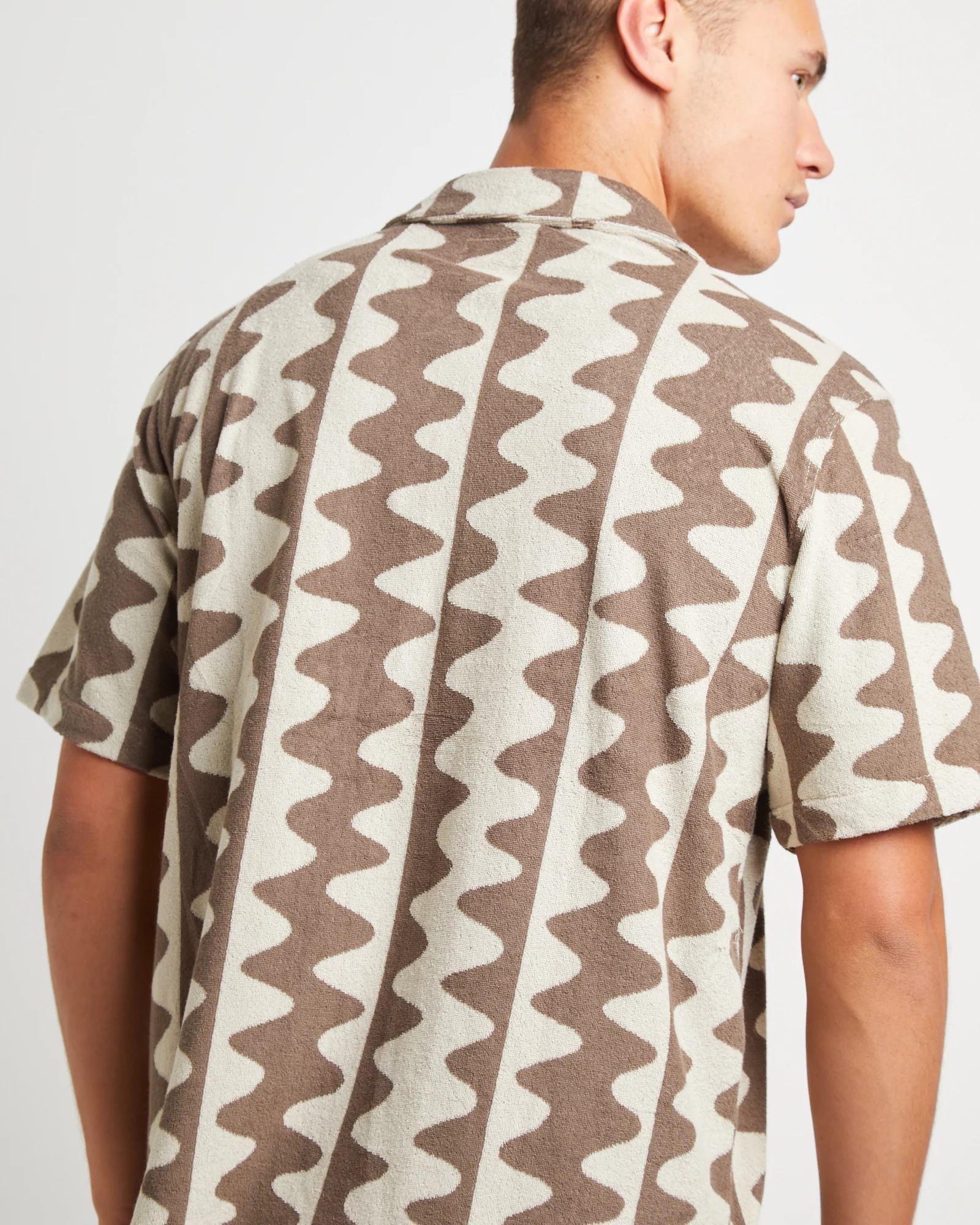 Waves Terry Short Sleeve Shirt in Mud - Image 5